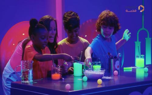 مهمونی رنگهای درخشان