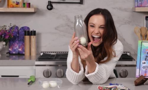 تخم مرغ در بطری