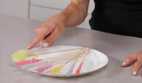 آبنبات چوبی رنگی