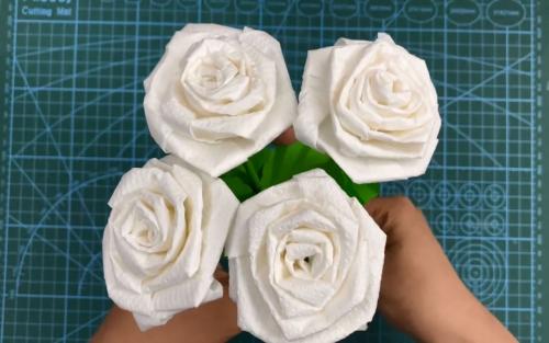 ساخت گل رز با دستمال کاغذی